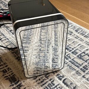 Icon Black and White Device